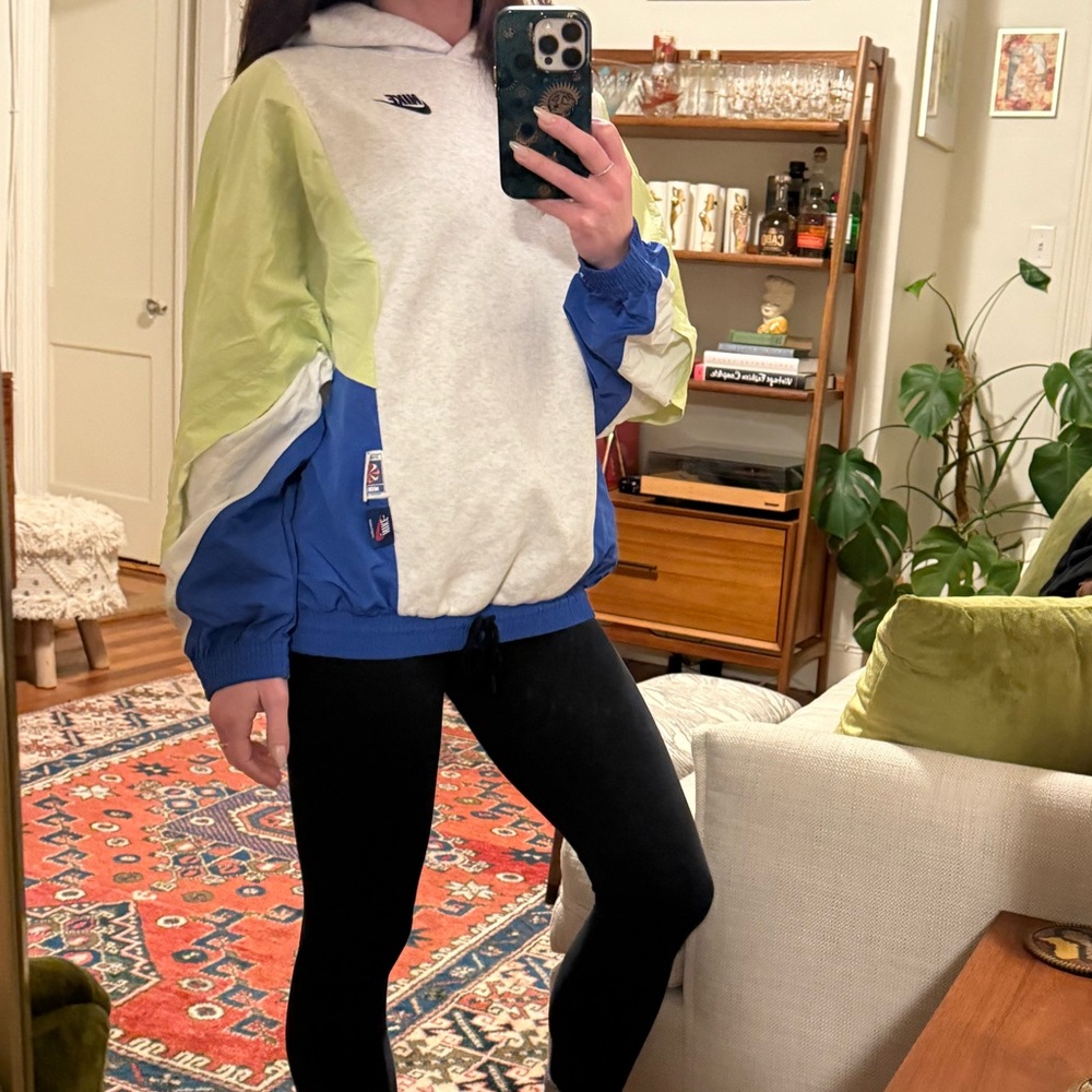 Nike Hoodie/Windbreaker